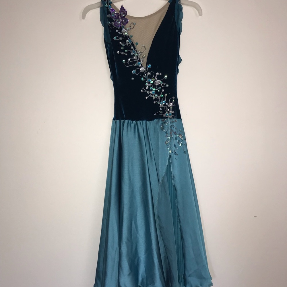 CUSTOM MADE PROFFESIONAL DANCE COSTUME 🦋✨